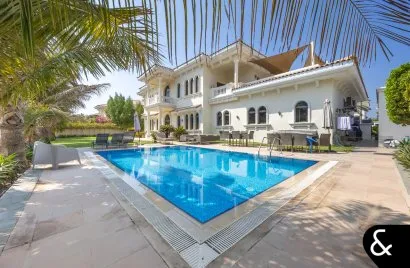 6 غرفة نوم  فيلا في Signature Villas, الإمارات العربية المتحدة رقم 1303