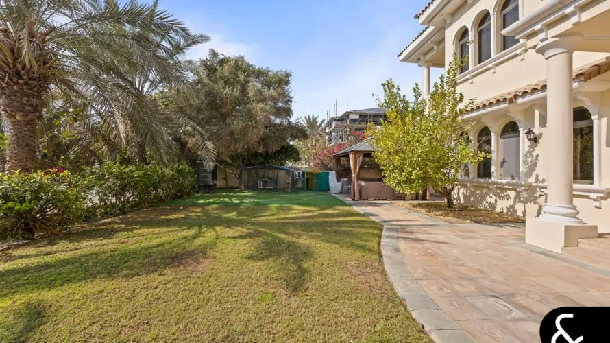 6 غرفة نوم  فيلا في Signature Villas, الإمارات العربية المتحدة رقم 1306 № 2