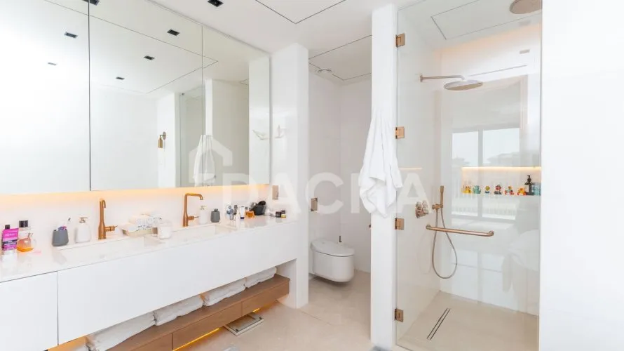 6 غرفة نوم  فيلا في Signature Villas, الإمارات العربية المتحدة رقم 2424 № 22