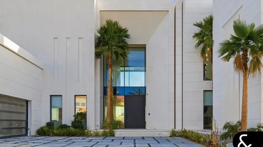 6 غرفة نوم  فيلا في Signature Villas, الإمارات العربية المتحدة رقم 2297 № 4