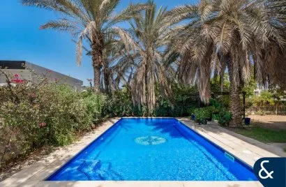 Villa de 5 dormitorios en Meadows, UAE No. 1320
