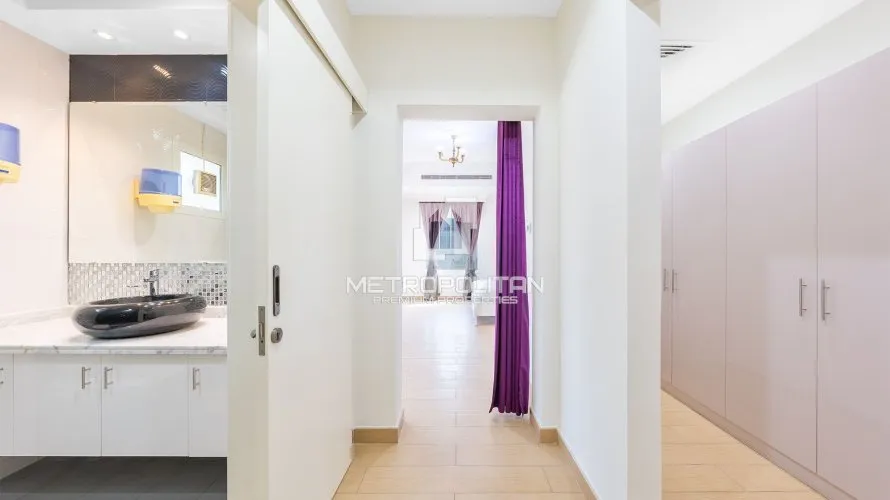 Villa de 6 dormitorios en Al Barsha, UAE No. 1274 № 22