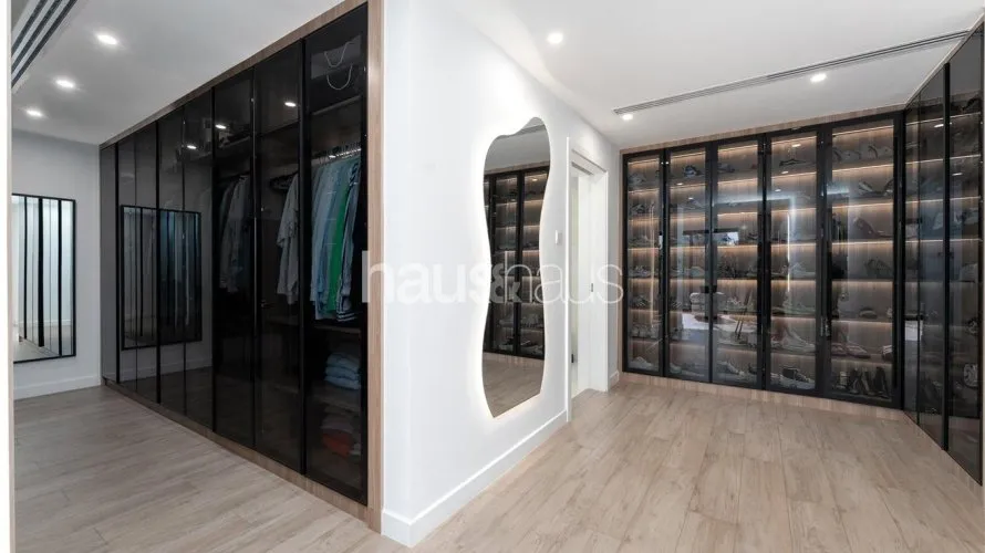 Villa de 4 dormitorios en Jumeirah Islands, UAE No. 829 № 16