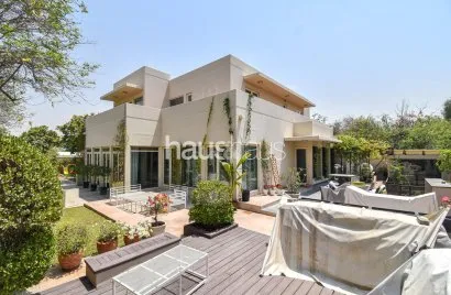 Villa de 5 dormitorios en Arabian Ranches, UAE No. 805