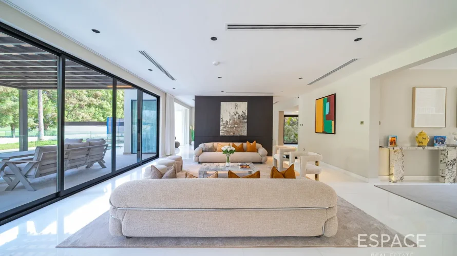 Villa de 6 dormitorios en The Lakes, UAE No. 1038 № 2