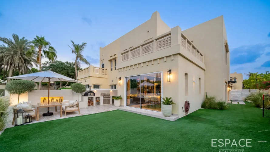 Villa de 4 dormitorios en The Lakes, UAE No. 1198 № 17