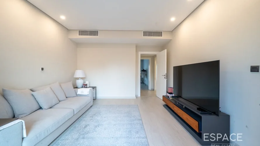 Villa de 6 dormitorios en Meadows, UAE No. 1022 № 4