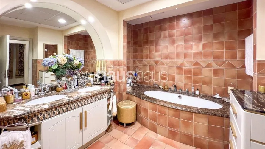 Villa de 6 dormitorios en The Villa, UAE No. 766 № 17