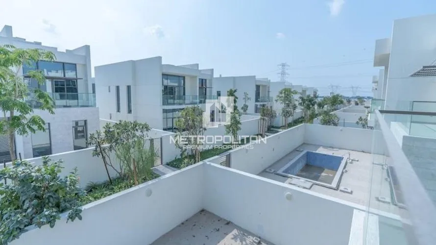 Villa de 4 dormitorios en District One, UAE No. 1247 № 8