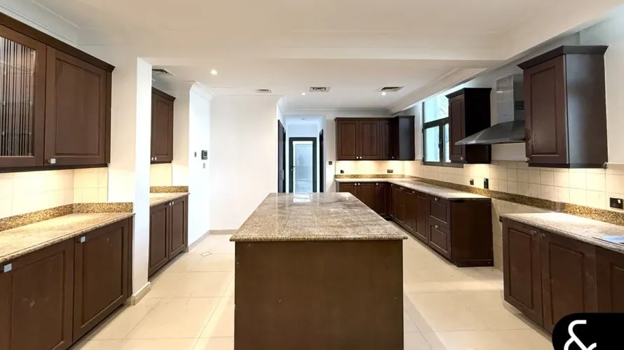 Villa de 6 dormitorios en Signature Villas, UAE No. 1303 № 23