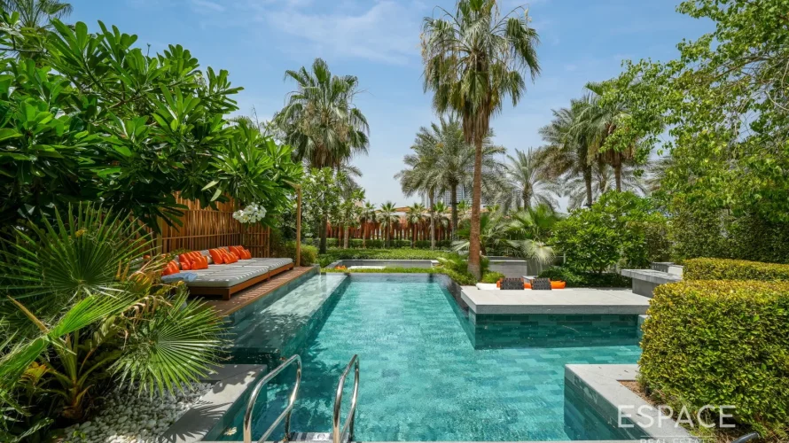 Villa de 5 dormitorios en Palm Jumeirah, UAE No. 1031