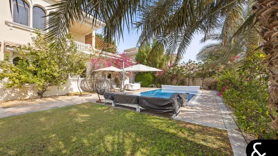 Villa de 6 dormitorios en Signature Villas, UAE No. 1306 № 3