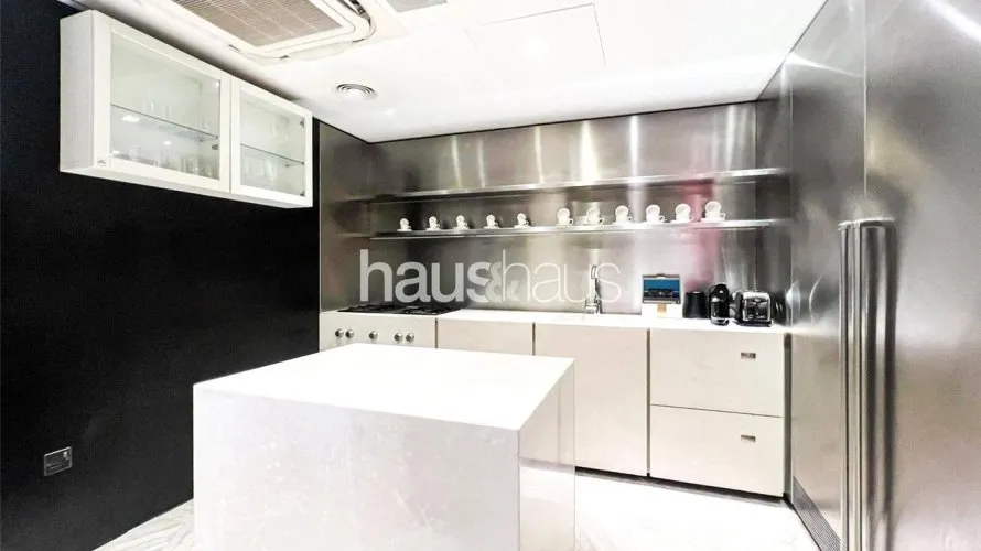 Villa de 5 dormitorios en FIVE Palm Jumeirah, UAE No. 828 № 6