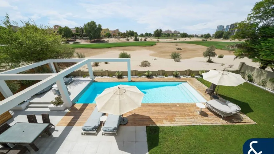 Villa de 5 dormitorios en Victory Heights, UAE No. 1322