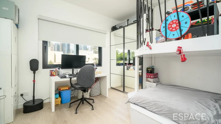 Villa de 5 dormitorios en Meadows, UAE No. 1194 № 17