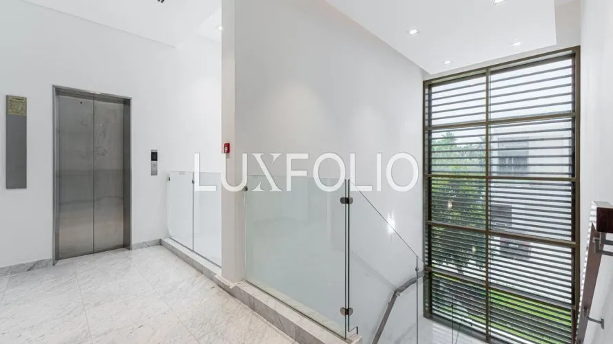 Villa de 5 dormitorios en District One, UAE No. 841 № 22