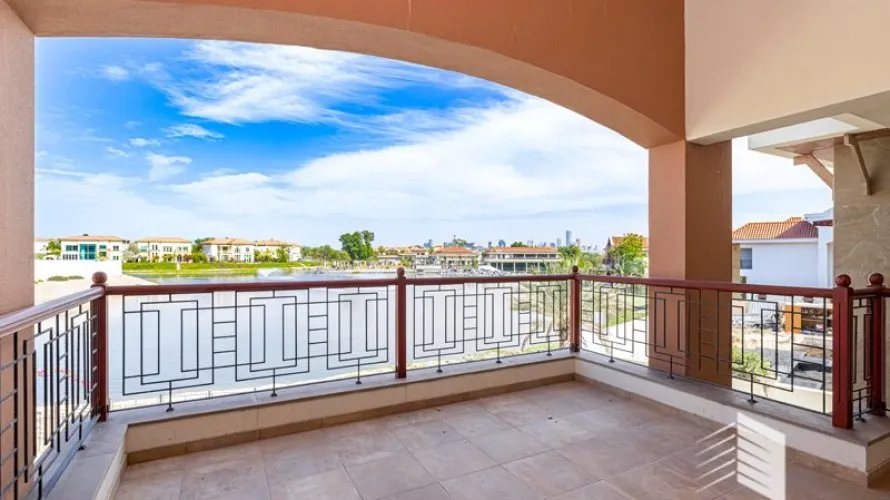 Villa de 5 dormitorios en The Mansions, UAE No. 306 № 11