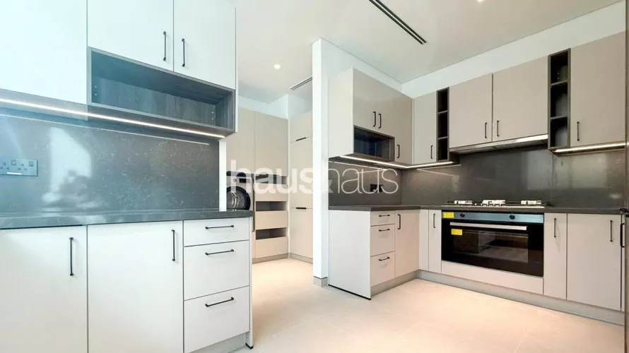 Villa de 5 dormitorios en Harmony, UAE No. 788 № 4