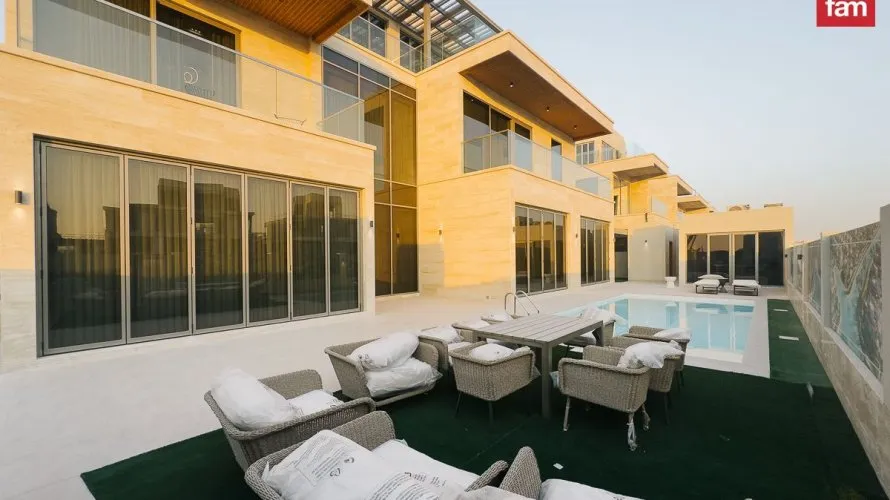 Villa de 7 dormitorios en Dubai, UAE No. 1558 № 1