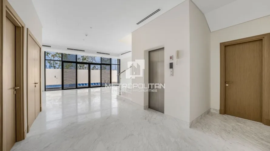 Villa de 4 dormitorios en District One, UAE No. 1233 № 1