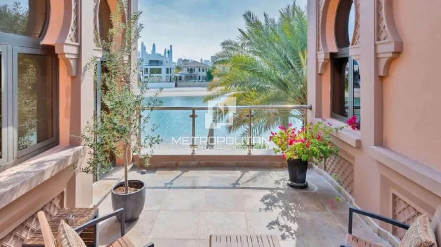 Villa de 5 dormitorios en Signature Villas, UAE No. 410 № 7