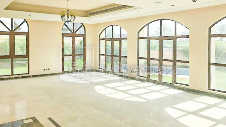 Villa de 6 dormitorios en Dubai, UAE No. 304 № 5