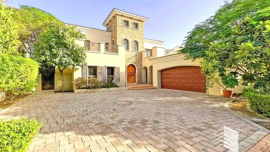 Villa de 5 dormitorios en Earth, UAE No. 205 № 4