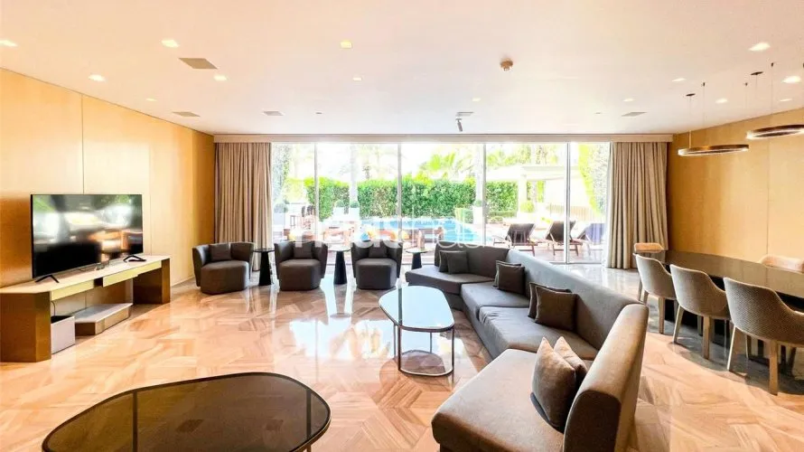 Villa de 5 dormitorios en FIVE Palm Jumeirah, UAE No. 828