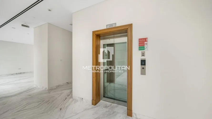 Villa de 8 dormitorios en District One, UAE No. 674 № 10