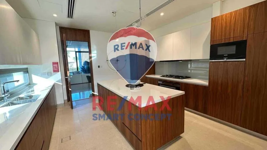 Villa de 5 dormitorios en Abu Dhabi, UAE No. 584 № 4