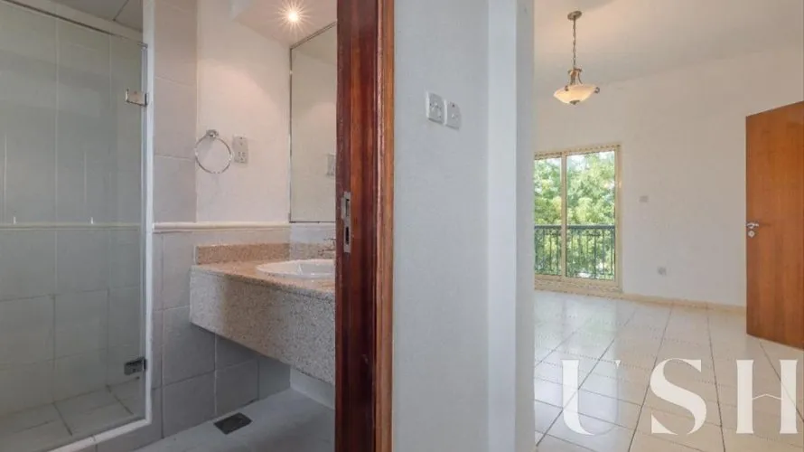 Villa de 4 dormitorios en Jumeirah Islands, UAE No. 725 № 20