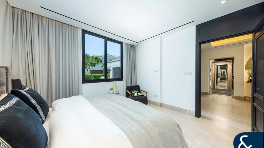 Villa de 5 dormitorios en Earth, UAE No. 1327 № 23