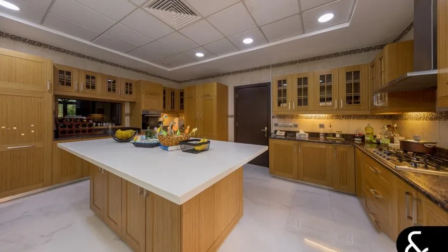 Villa de 5 dormitorios en Jumeirah Golf Estates, UAE No. 1618 № 9