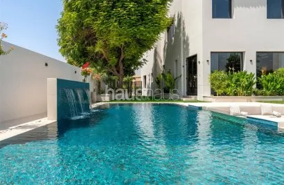 Villa de 5 dormitorios en Jumeirah Golf Estates, UAE No. 824
