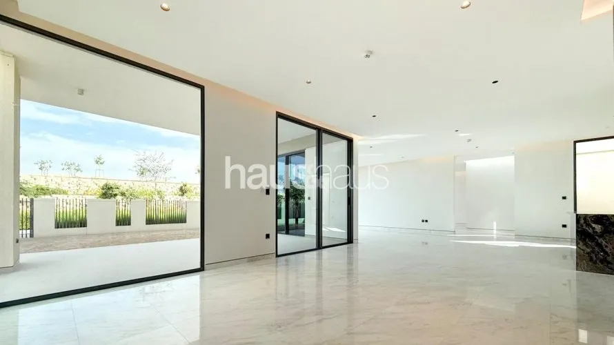 Villa de 5 dormitorios en Harmony, UAE No. 788 № 2