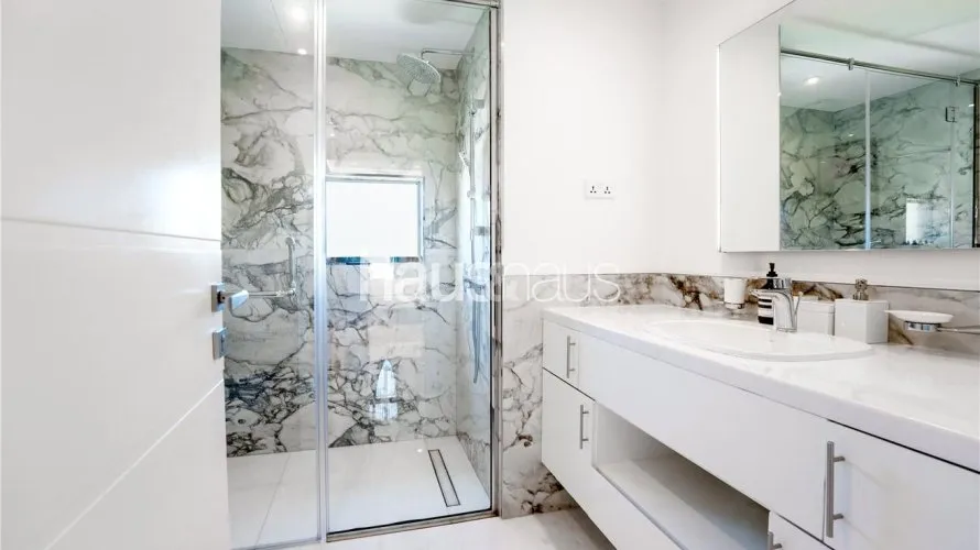 Villa de 4 dormitorios en Jumeirah Islands, UAE No. 772 № 19