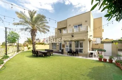 Villa de 6 dormitorios en Meadows, UAE No. 795