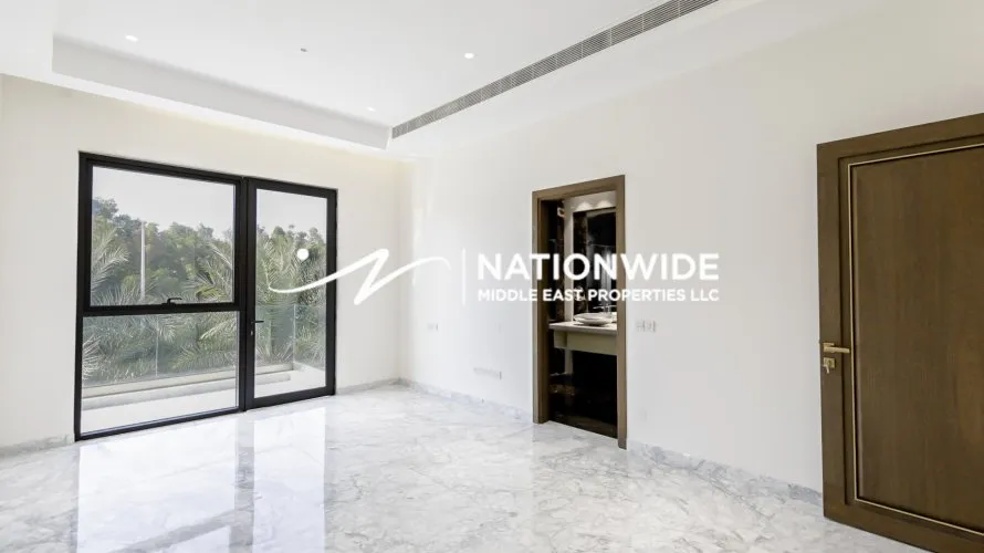 Villa de 9 dormitorios en Abu Dhabi, UAE No. 864 № 1