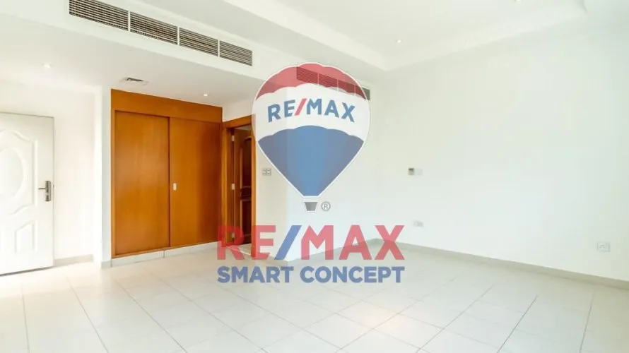 Villa de 5 dormitorios en Marina Village, UAE No. 371 № 9