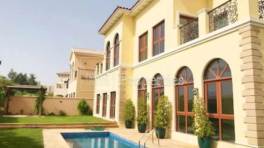 Villa de 6 dormitorios en Dubai, UAE No. 304