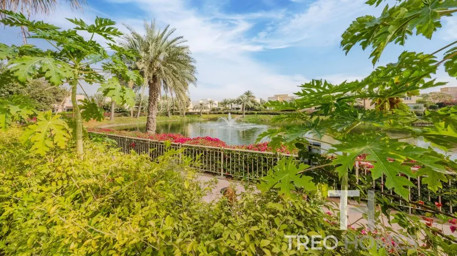 Villa de 5 dormitorios en Meadows, UAE No. 644 № 1