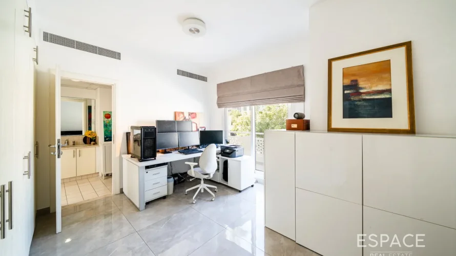 Villa de 4 dormitorios en Meadows, UAE No. 1191 № 13