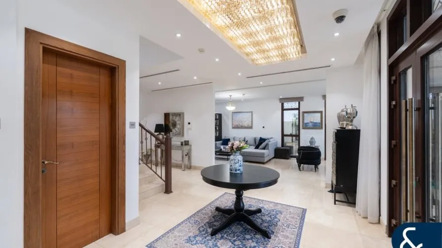 Villa de 4 dormitorios en Jumeirah Park Homes, UAE No. 1369 № 3