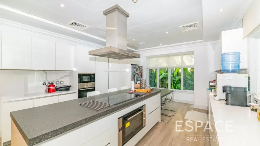 Villa de 5 dormitorios en Jumeirah Golf Estates, UAE No. 1033 № 2