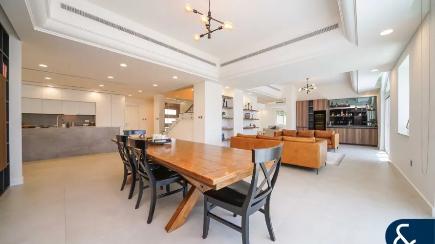 Villa de 5 dormitorios en Victory Heights, UAE No. 1322 № 1