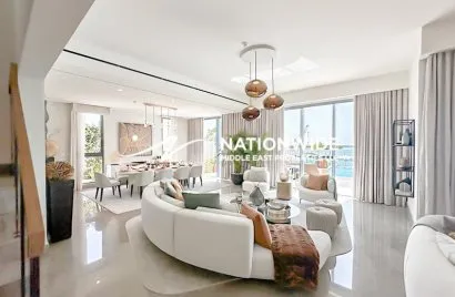 Villa de 4 dormitorios en Abu Dhabi, UAE No. 685