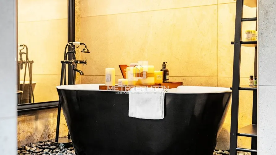 Villa de 6 dormitorios en North Village, UAE No. 1248 № 17