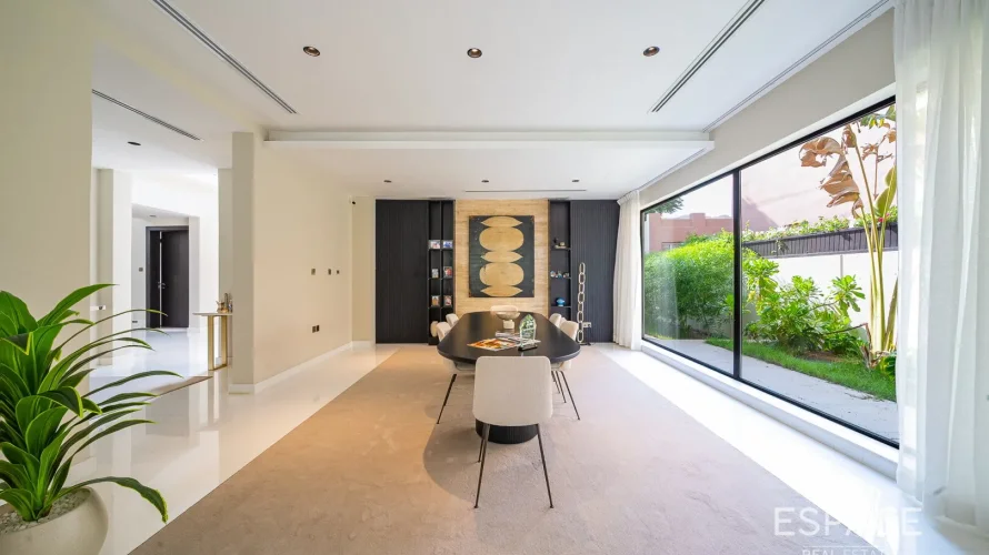 Villa de 6 dormitorios en The Lakes, UAE No. 1038 № 5