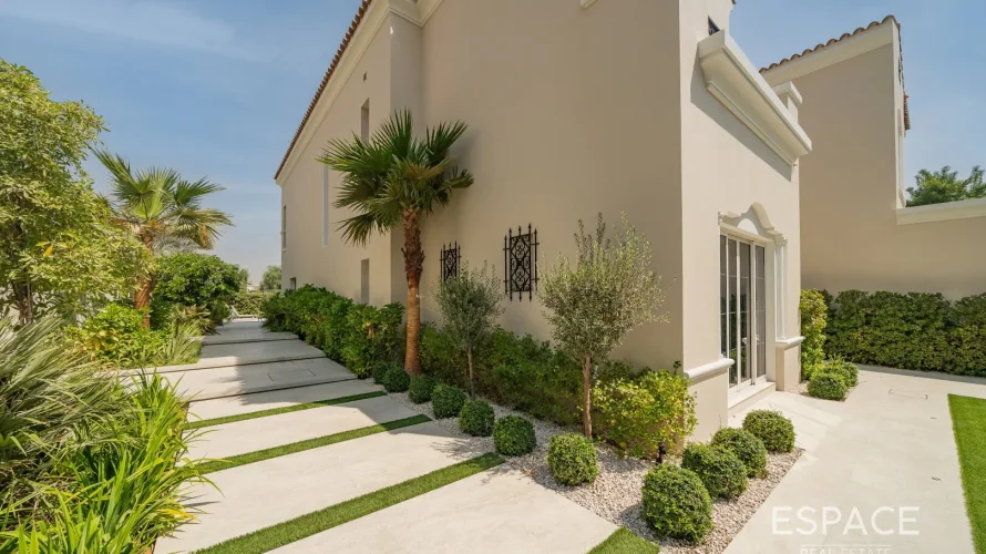 Villa de 6 dormitorios en Arabian Ranches, UAE No. 1015 № 3