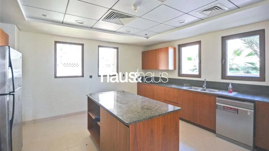 Villa de 5 dormitorios en Kingdom of Sheba, UAE No. 794 № 3